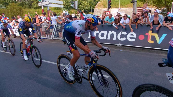 Remco Evenepoel en la salida de una etapa del Tour de Francia 2026 en Belfort